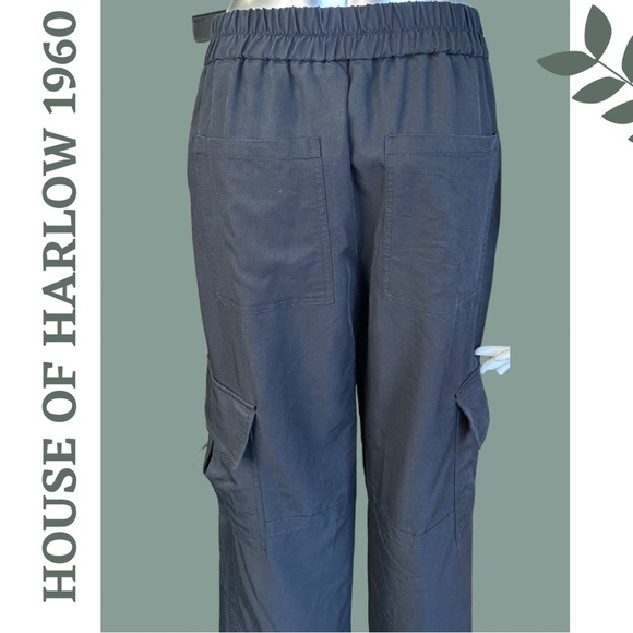 House of Harlow 1960 Black Cargo Pant Back Elastic Waist Pockets Extra
Small - Picture 5 of 8
